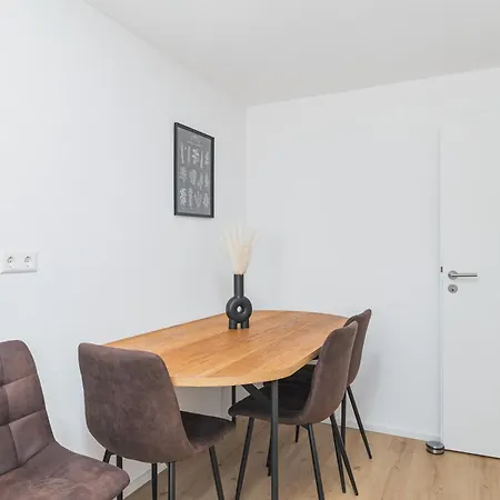 Exklusive Monteurwohnung In *